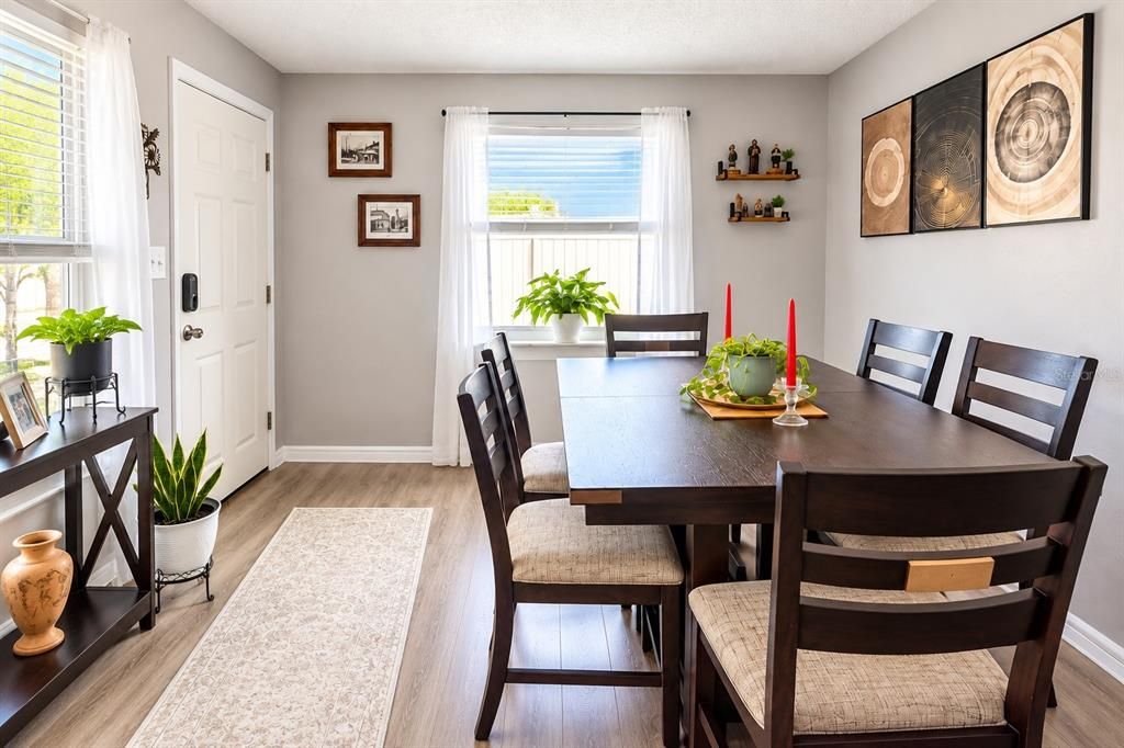 For Sale: $349,000 (3 beds, 1 baths, 1092 Square Feet)