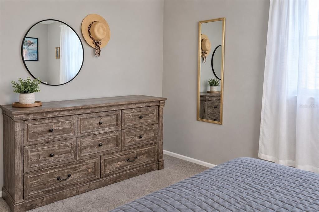 For Sale: $349,000 (3 beds, 1 baths, 1092 Square Feet)