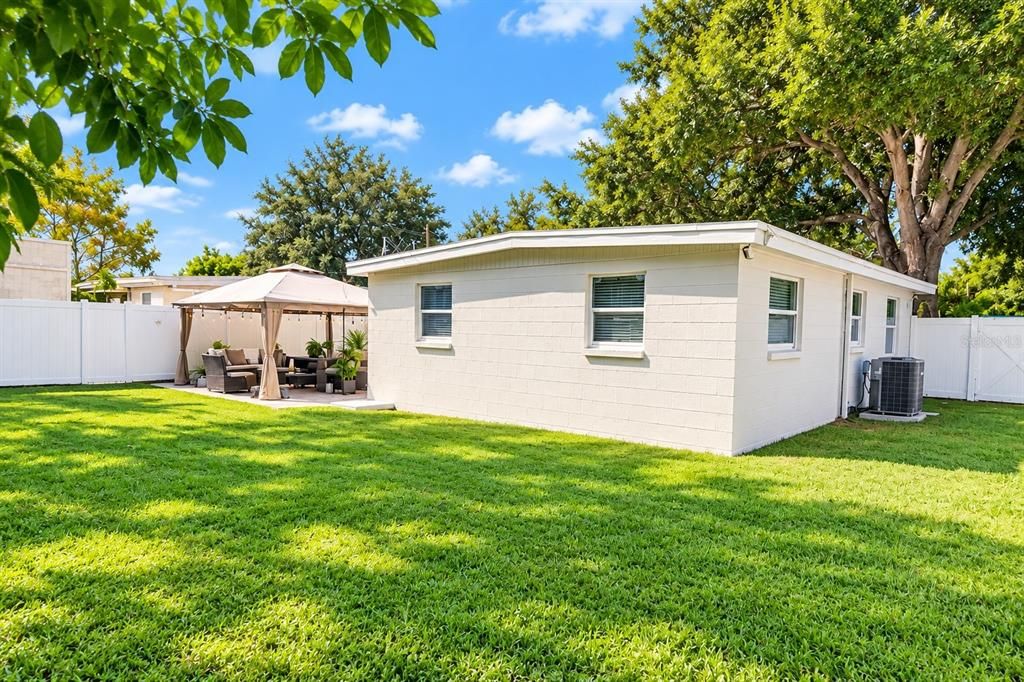 For Sale: $349,000 (3 beds, 1 baths, 1092 Square Feet)