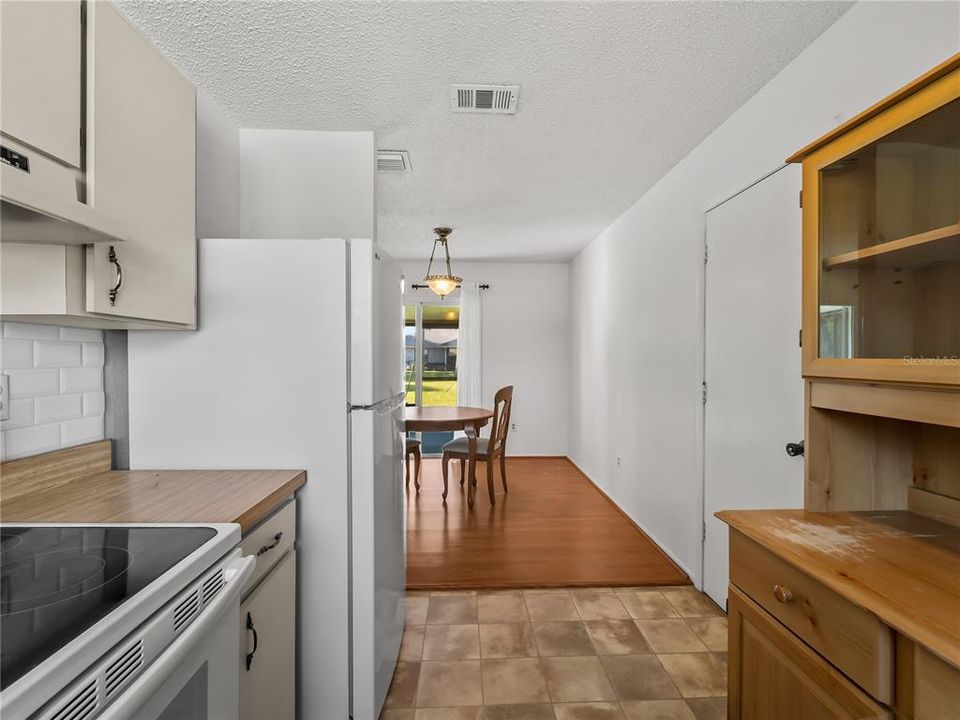 En Venta: $194,500 (3 camas, 2 baños, 904 Pies cuadrados)