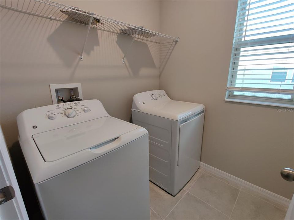 For Sale: $299,900 (3 beds, 2 baths, 1807 Square Feet)
