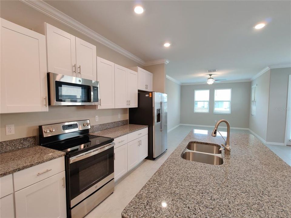For Sale: $299,900 (3 beds, 2 baths, 1807 Square Feet)