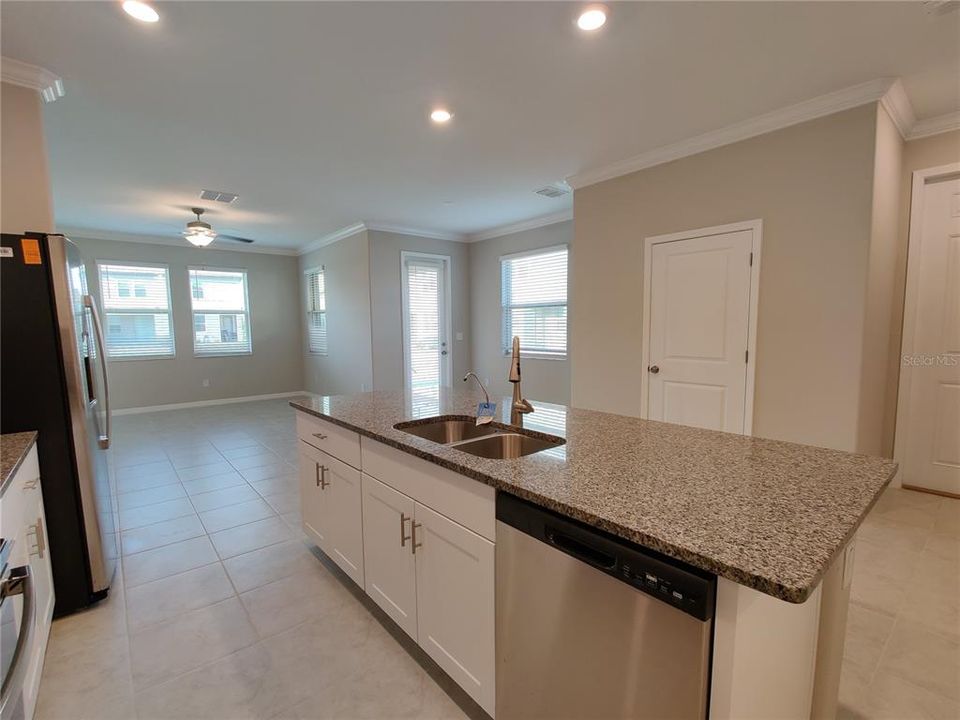 For Sale: $299,900 (3 beds, 2 baths, 1807 Square Feet)