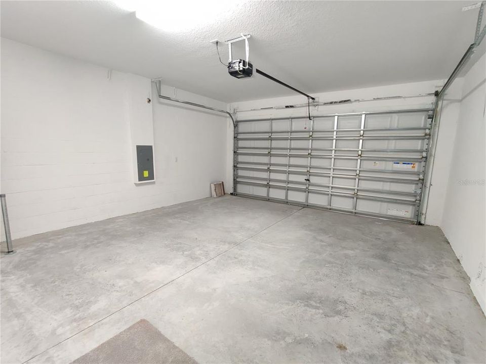 For Sale: $299,900 (3 beds, 2 baths, 1807 Square Feet)