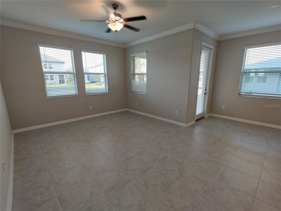 For Sale: $299,900 (3 beds, 2 baths, 1807 Square Feet)