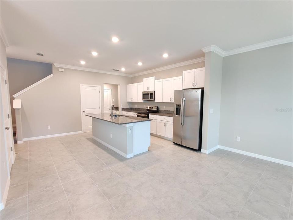For Sale: $299,900 (3 beds, 2 baths, 1807 Square Feet)