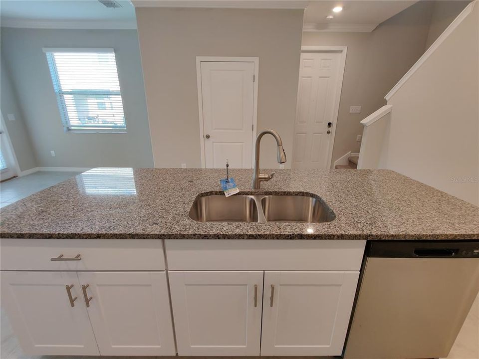 For Sale: $299,900 (3 beds, 2 baths, 1807 Square Feet)