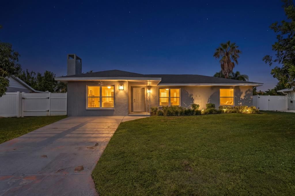 En Venta: $584,900 (4 camas, 2 baños, 1430 Pies cuadrados)