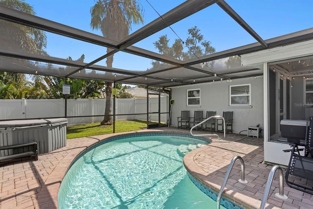 En Venta: $584,900 (4 camas, 2 baños, 1430 Pies cuadrados)