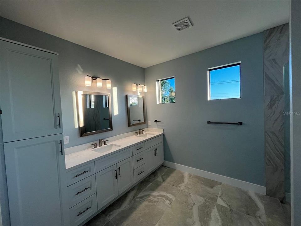 For Rent: $2,900 (3 beds, 2 baths, 2090 Square Feet)