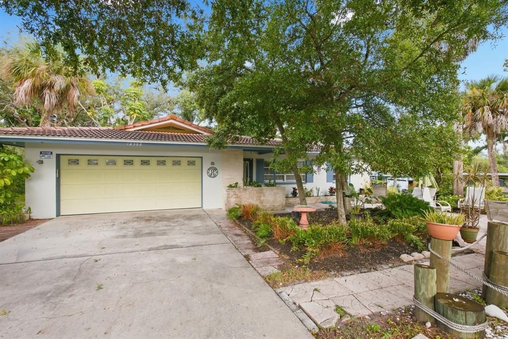 For Sale: $569,900 (3 beds, 2 baths, 1597 Square Feet)