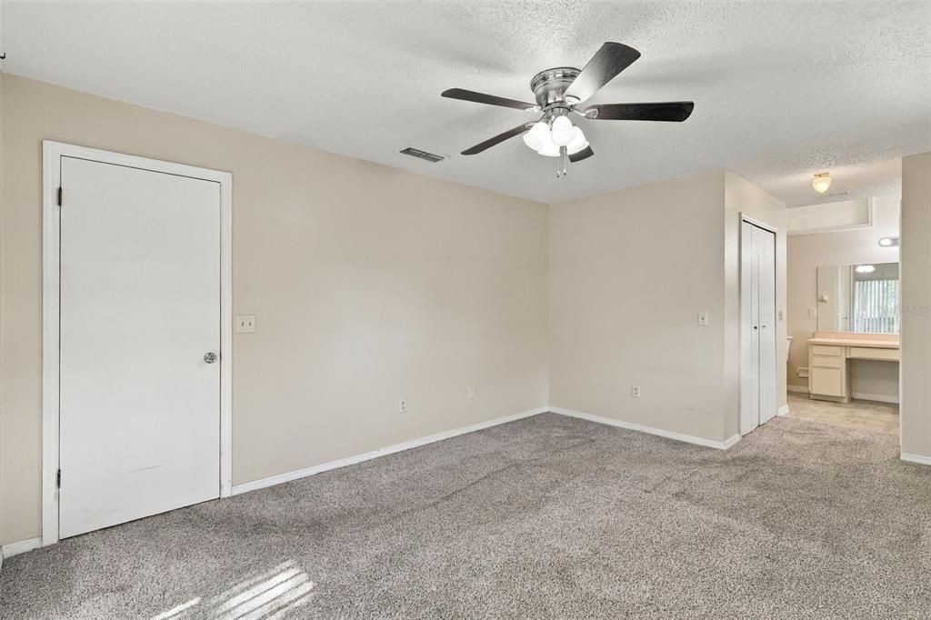 For Sale: $269,900 (3 beds, 2 baths, 1420 Square Feet)