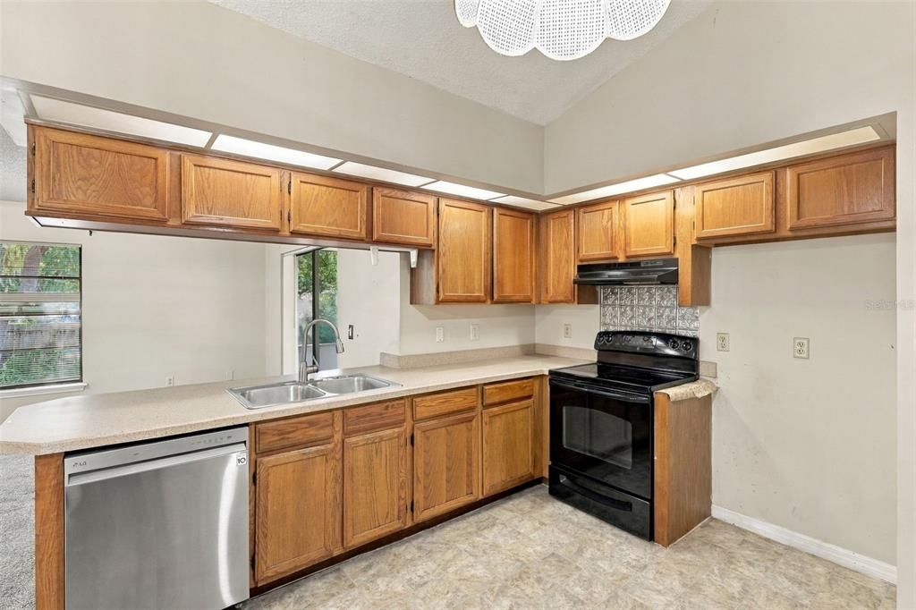 For Sale: $269,900 (3 beds, 2 baths, 1420 Square Feet)