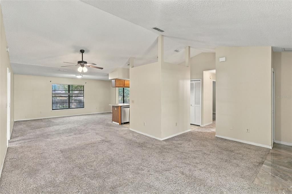 For Sale: $269,900 (3 beds, 2 baths, 1420 Square Feet)