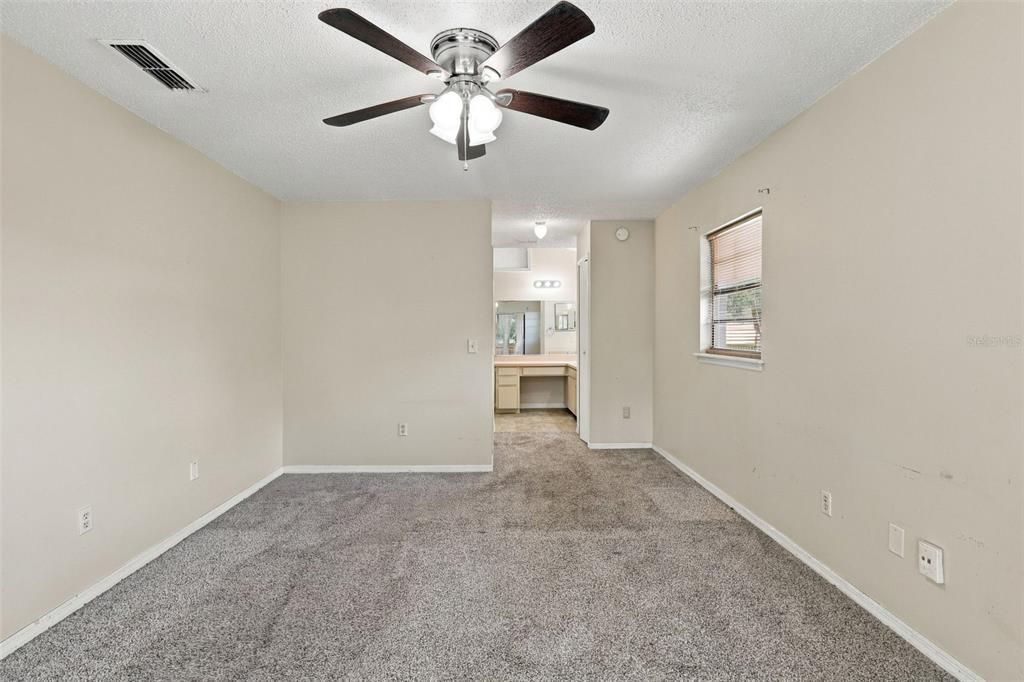 For Sale: $269,900 (3 beds, 2 baths, 1420 Square Feet)