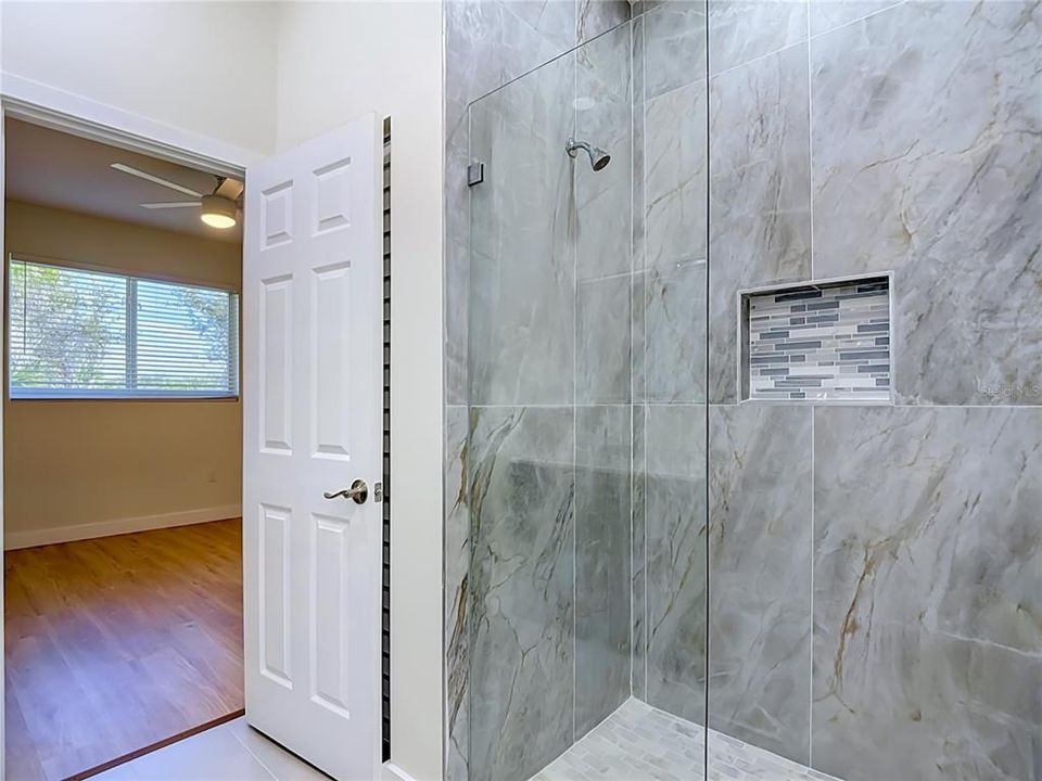For Rent: $2,450 (5 beds, 3 baths, 2467 Square Feet)