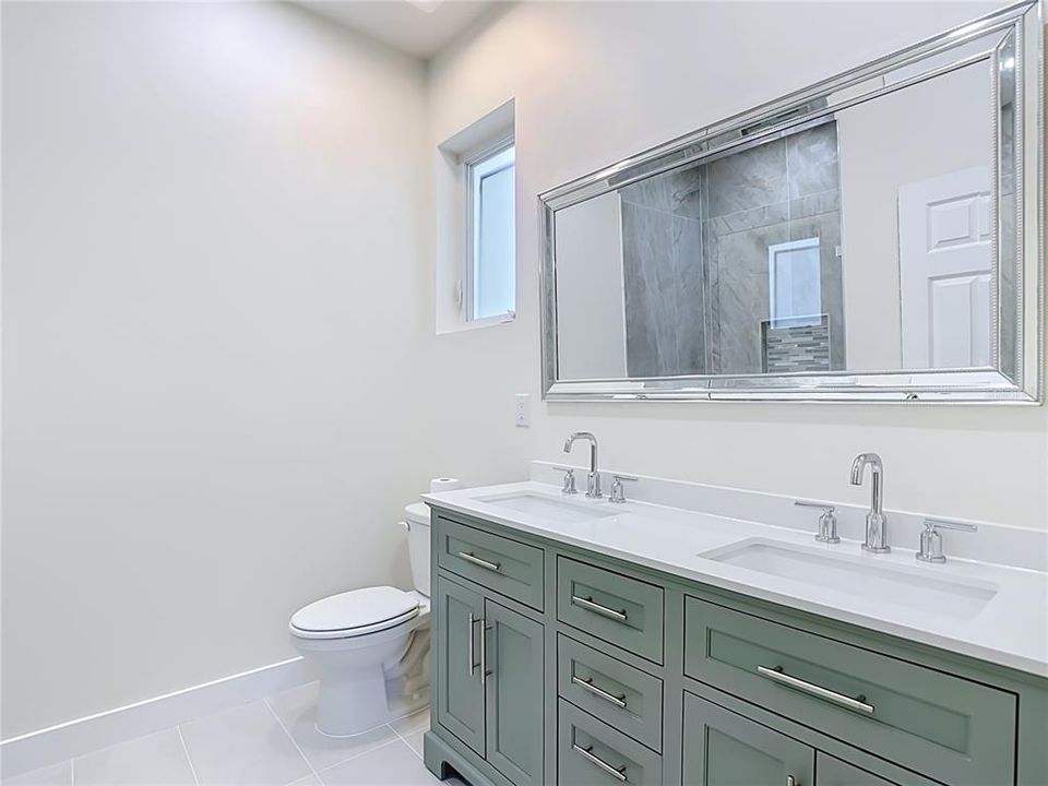 For Rent: $2,450 (5 beds, 3 baths, 2467 Square Feet)
