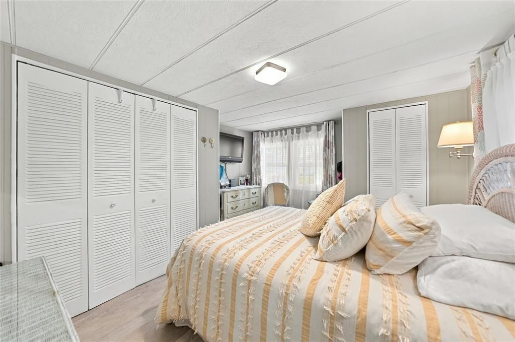 На продажу: $149,900 (2 спален, 2 ванн, 950 Квадратных фут)