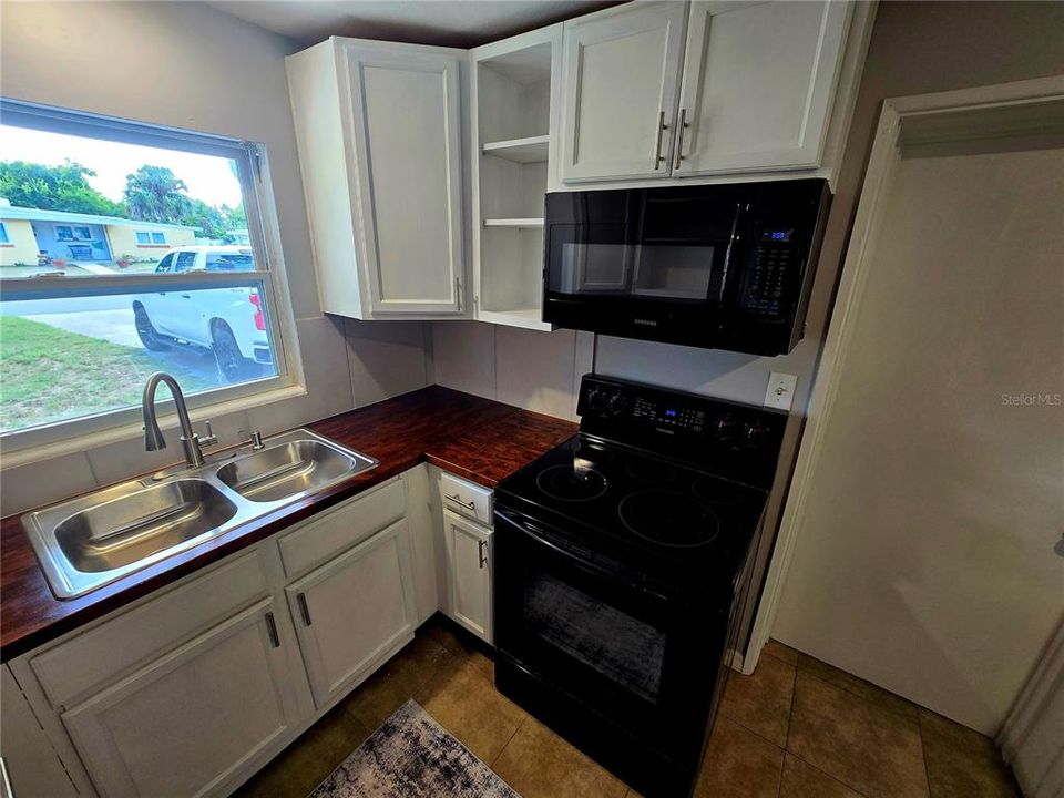 En Venta: $214,900 (3 camas, 2 baños, 1326 Pies cuadrados)