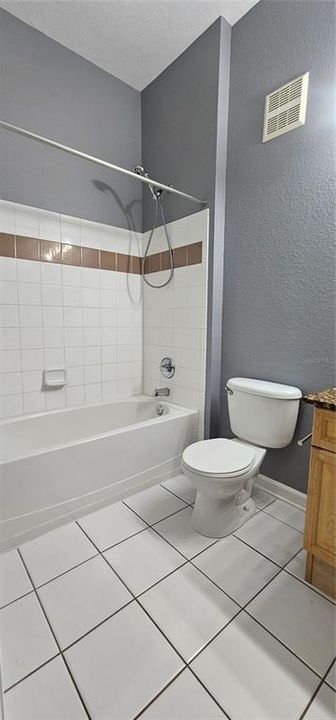 В аренду: $1,600 (2 спален, 2 ванн, 1261 Квадратных фут)