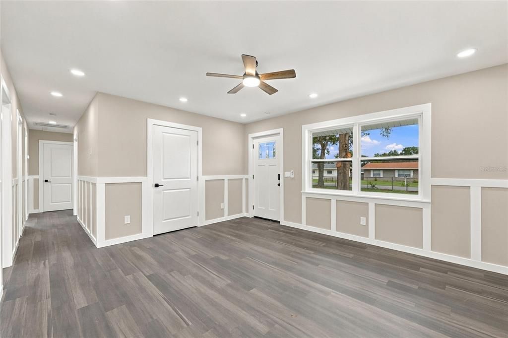 For Sale: $385,000 (4 beds, 2 baths, 1171 Square Feet)