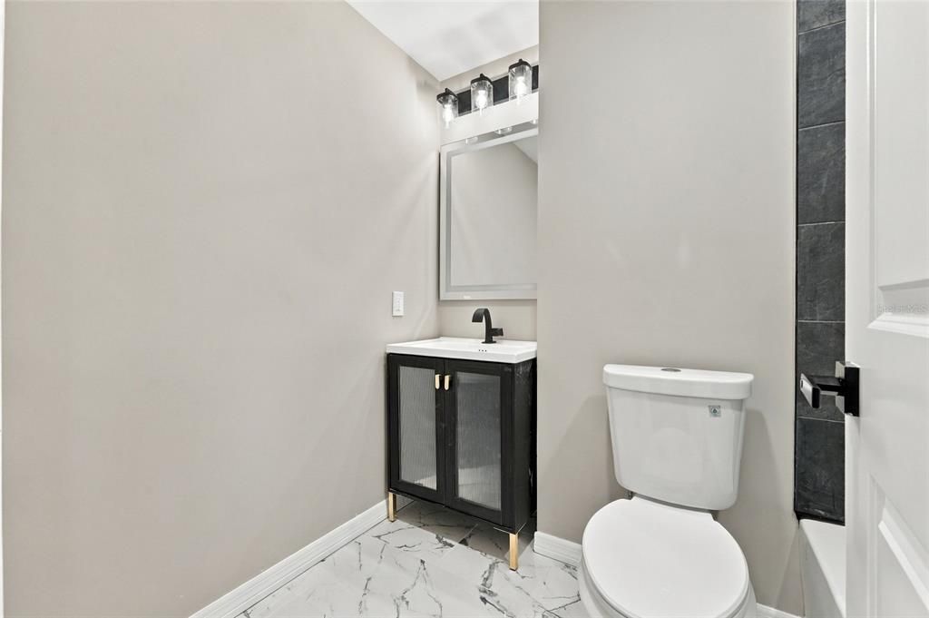 For Sale: $385,000 (4 beds, 2 baths, 1171 Square Feet)