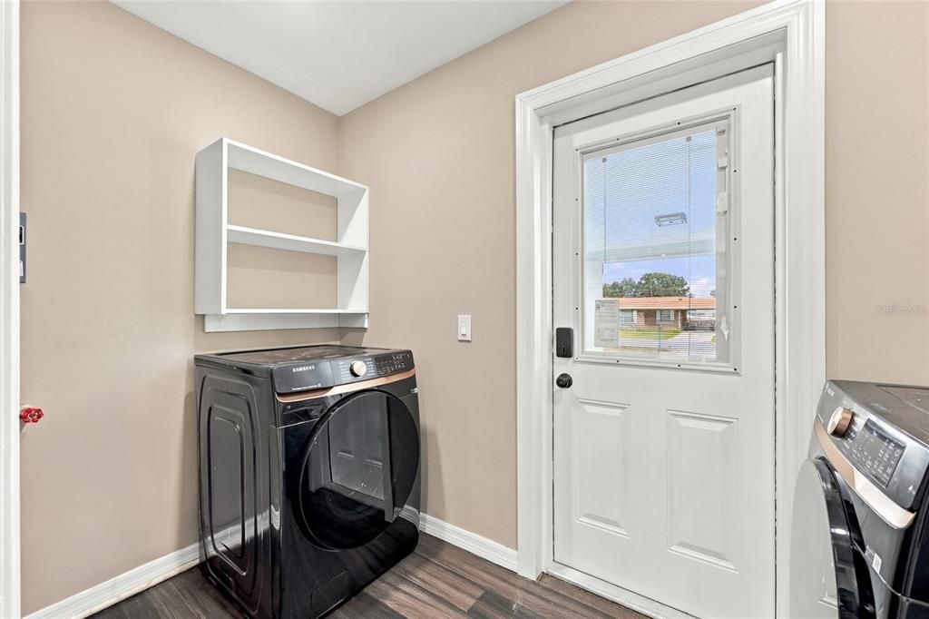 For Sale: $385,000 (4 beds, 2 baths, 1171 Square Feet)