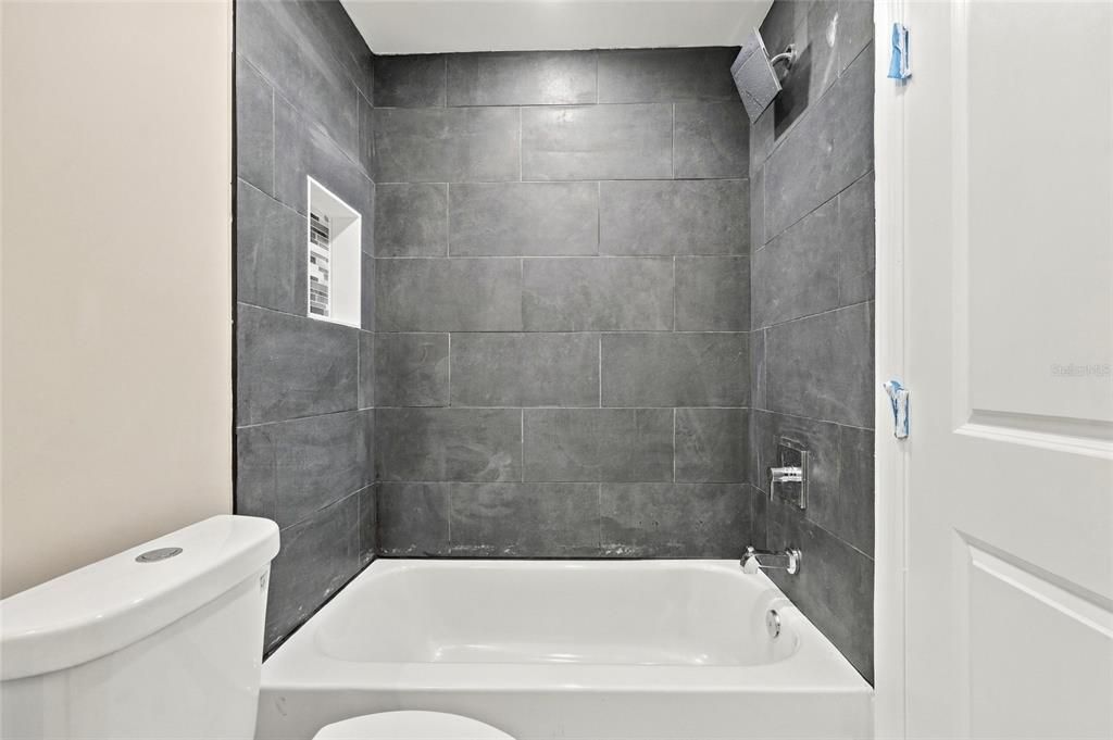 For Sale: $385,000 (4 beds, 2 baths, 1171 Square Feet)