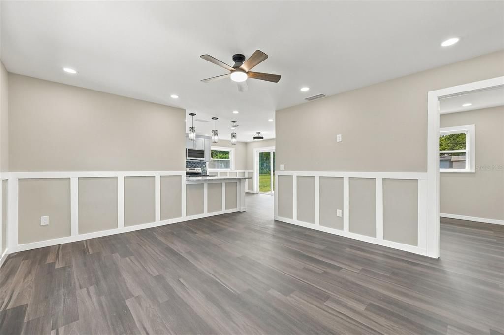 For Sale: $385,000 (4 beds, 2 baths, 1171 Square Feet)