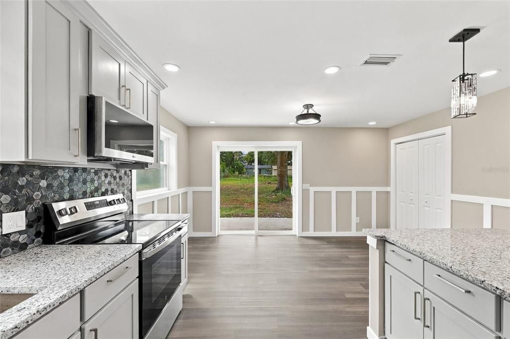 For Sale: $385,000 (4 beds, 2 baths, 1171 Square Feet)