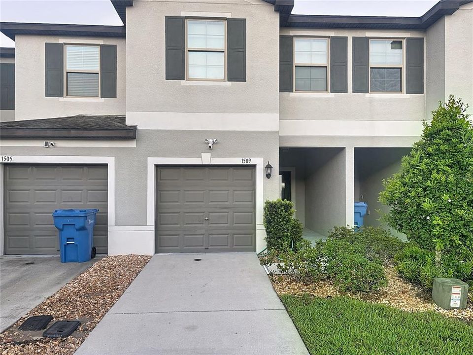 For Sale: $309,900 (3 beds, 2 baths, 1634 Square Feet)
