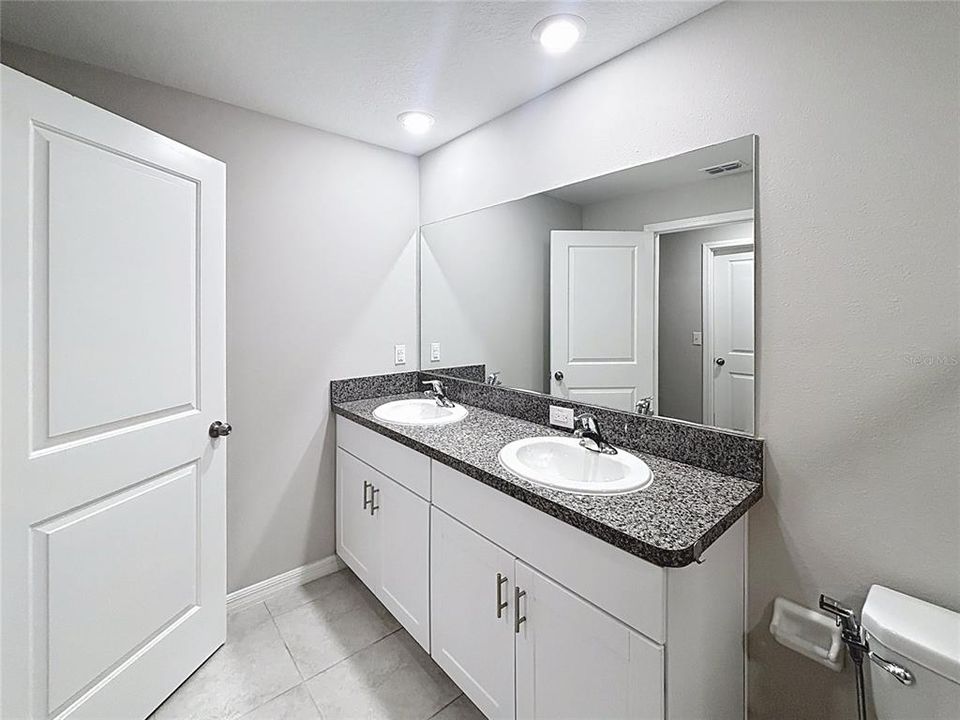 For Sale: $309,900 (3 beds, 2 baths, 1634 Square Feet)