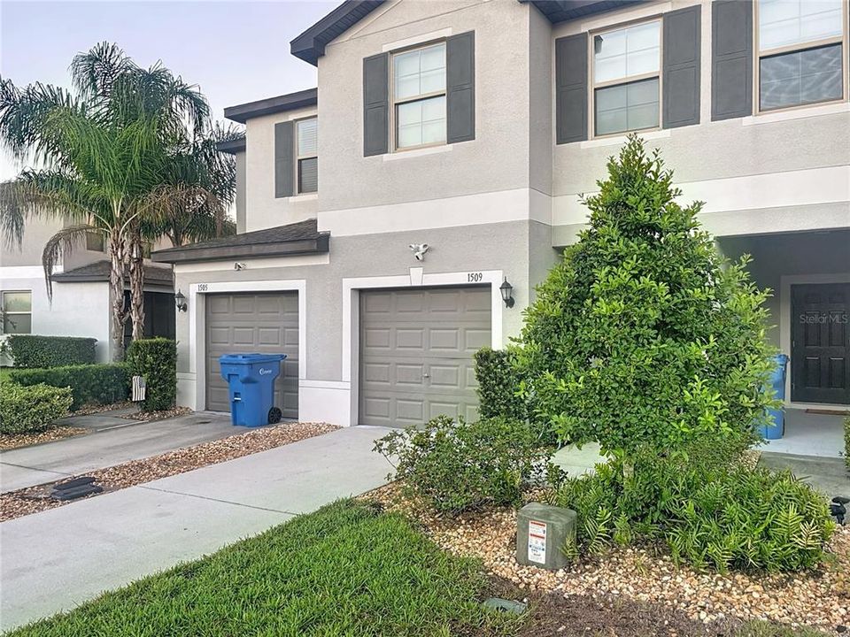 For Sale: $309,900 (3 beds, 2 baths, 1634 Square Feet)
