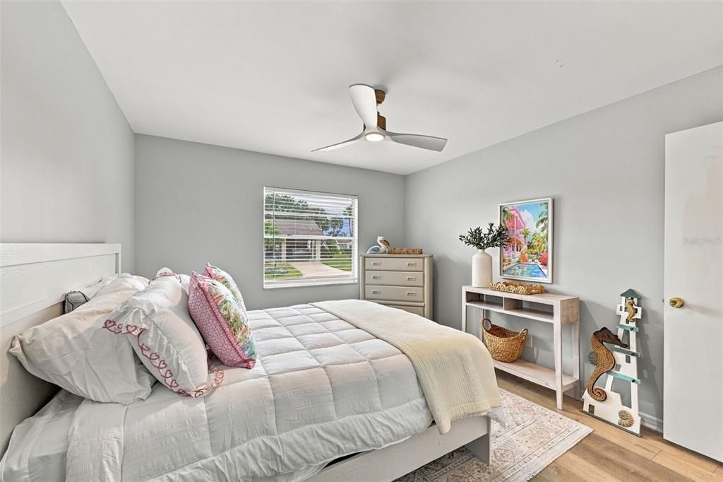 For Sale: $179,000 (2 beds, 2 baths, 1008 Square Feet)