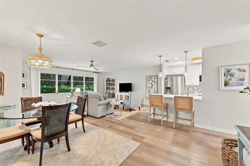 For Sale: $179,000 (2 beds, 2 baths, 1008 Square Feet)