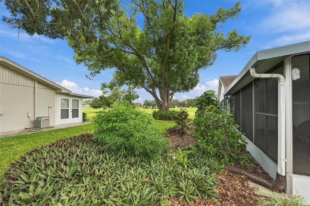 For Sale: $179,000 (2 beds, 2 baths, 1008 Square Feet)