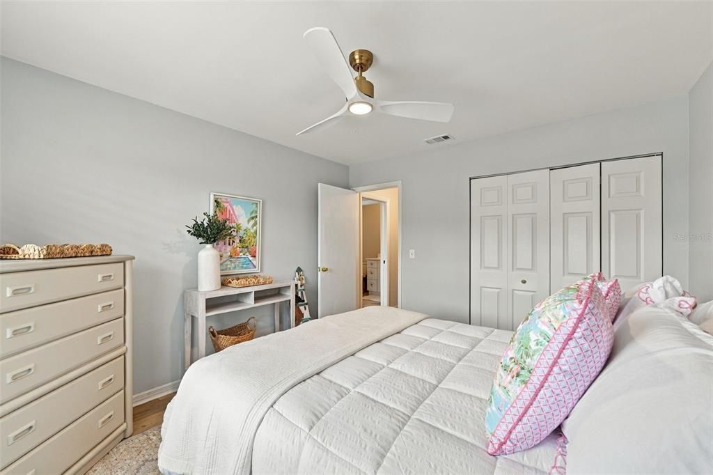 For Sale: $179,000 (2 beds, 2 baths, 1008 Square Feet)