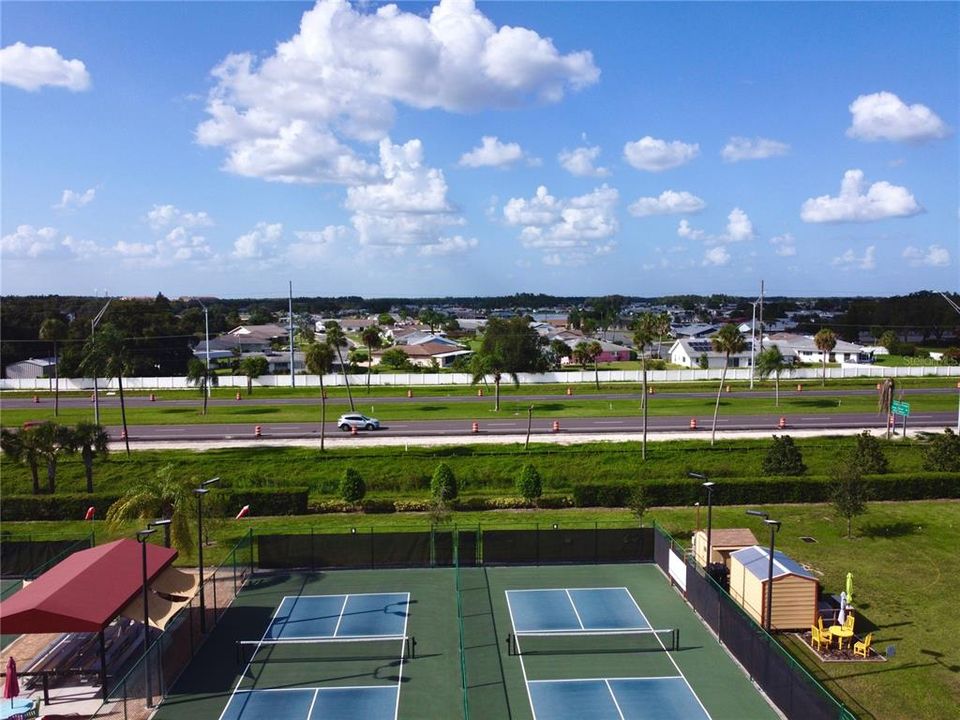 For Sale: $179,000 (2 beds, 2 baths, 1008 Square Feet)