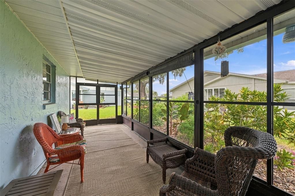 For Sale: $179,000 (2 beds, 2 baths, 1008 Square Feet)