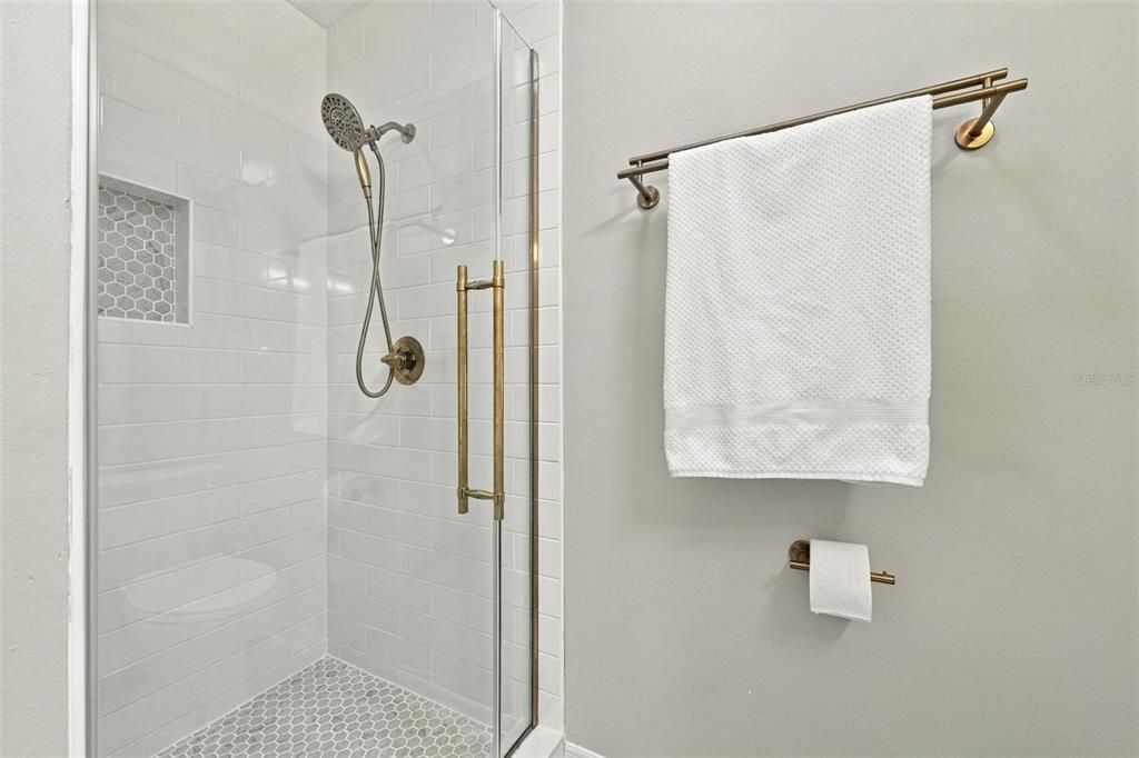 For Sale: $179,000 (2 beds, 2 baths, 1008 Square Feet)