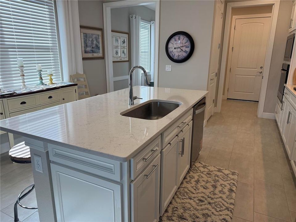 For Sale: $459,900 (2 beds, 2 baths, 1650 Square Feet)