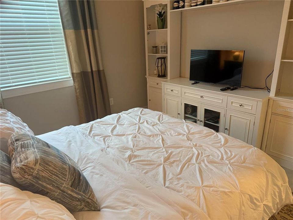 For Sale: $459,900 (2 beds, 2 baths, 1650 Square Feet)