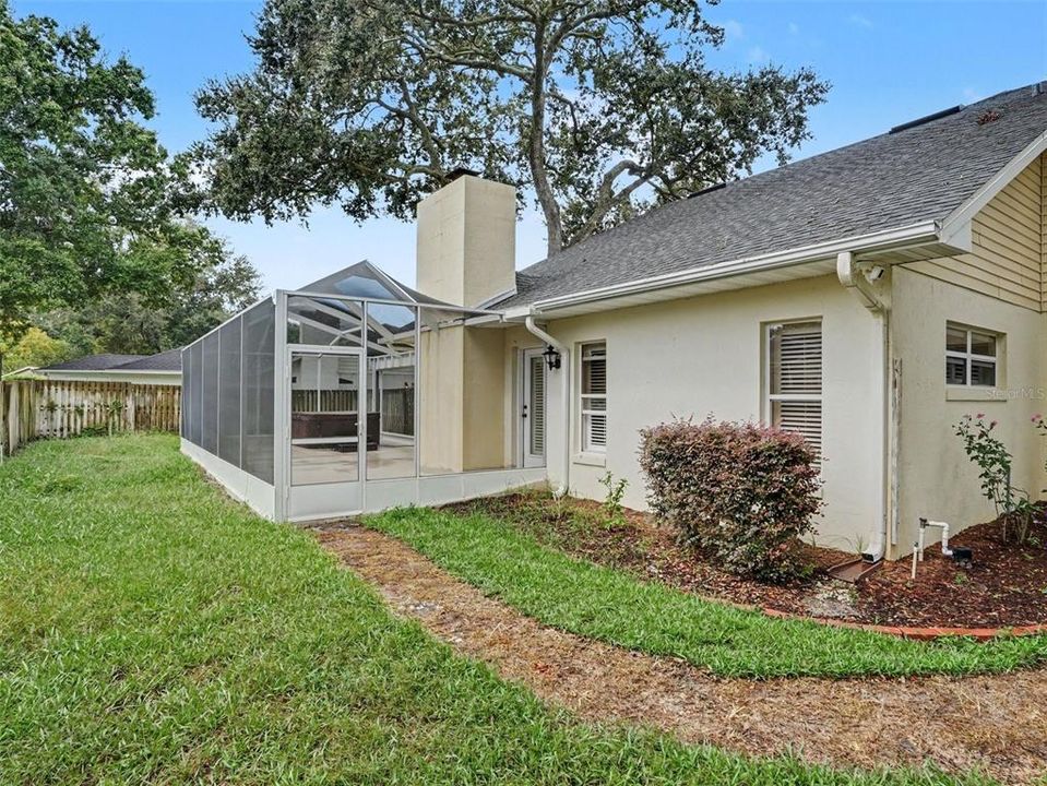 For Sale: $400,000 (3 beds, 2 baths, 2215 Square Feet)