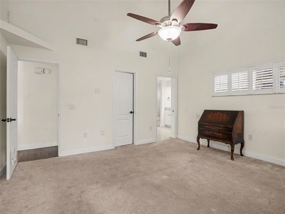 For Sale: $400,000 (3 beds, 2 baths, 2215 Square Feet)