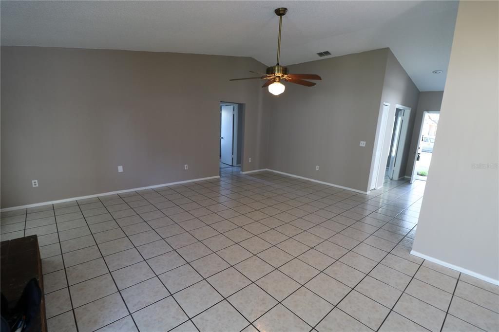 For Rent: $2,700 (4 beds, 2 baths, 1539 Square Feet)