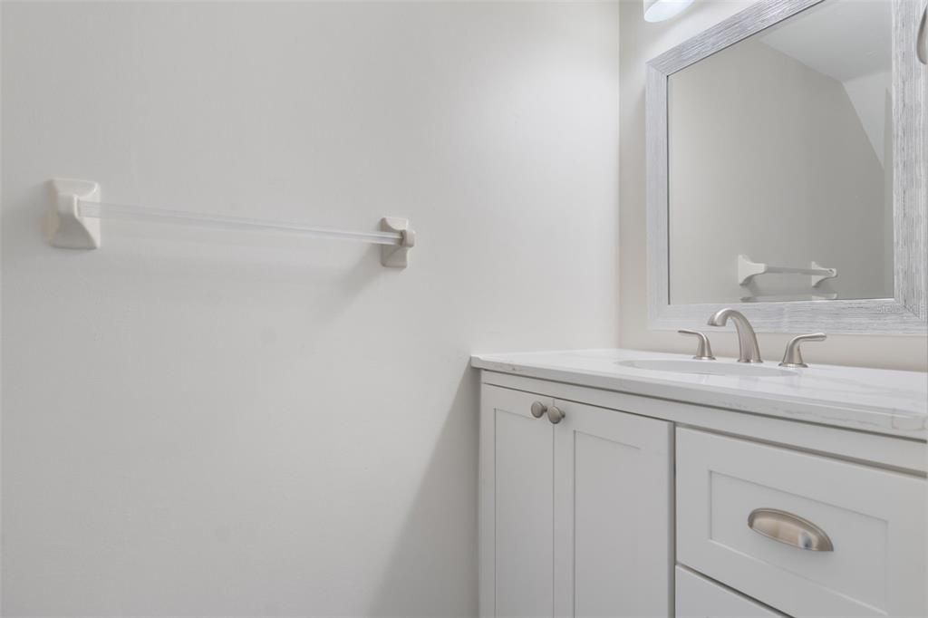 For Sale: $175,000 (2 beds, 2 baths, 1320 Square Feet)