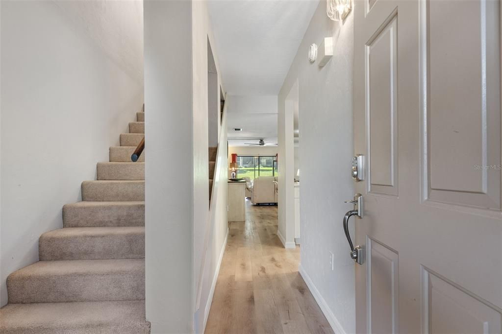 For Sale: $175,000 (2 beds, 2 baths, 1320 Square Feet)