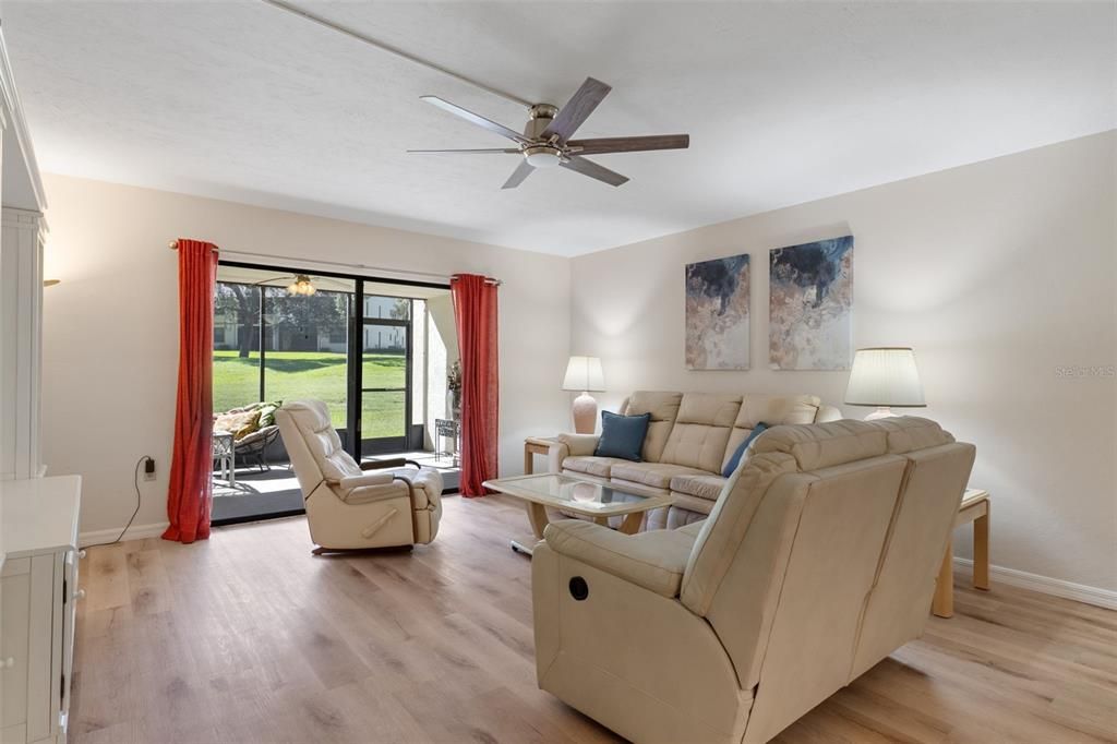For Sale: $175,000 (2 beds, 2 baths, 1320 Square Feet)