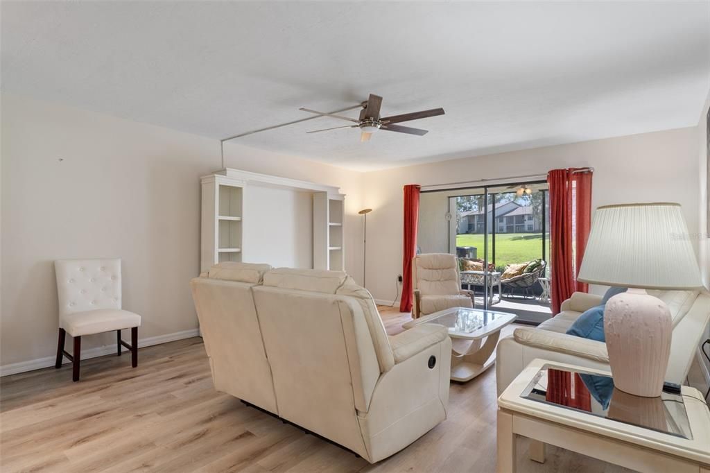 For Sale: $175,000 (2 beds, 2 baths, 1320 Square Feet)