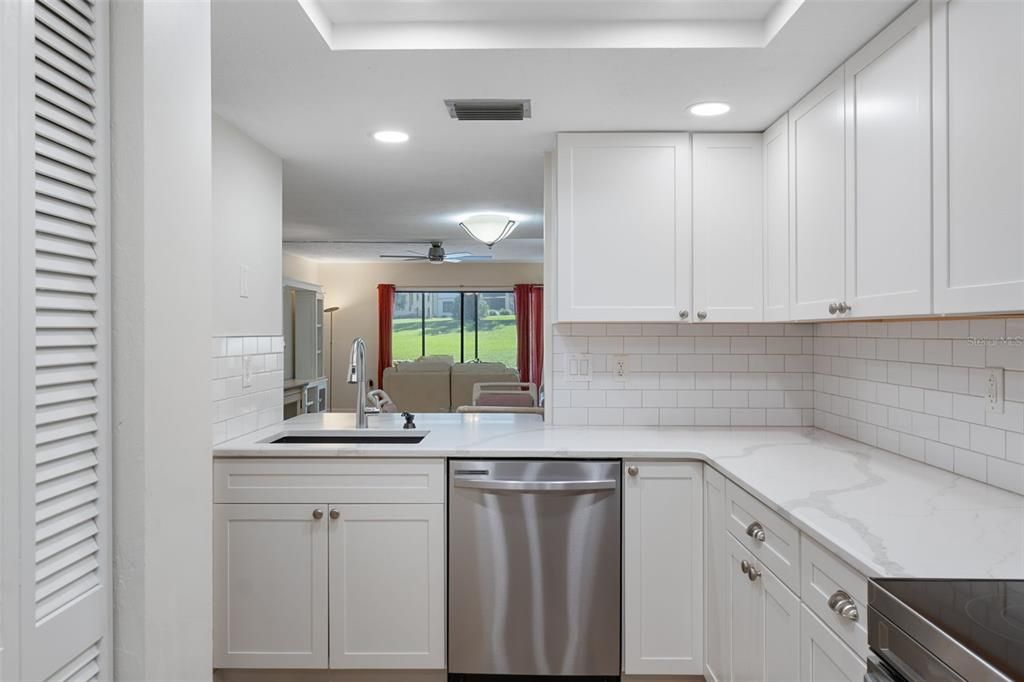For Sale: $175,000 (2 beds, 2 baths, 1320 Square Feet)